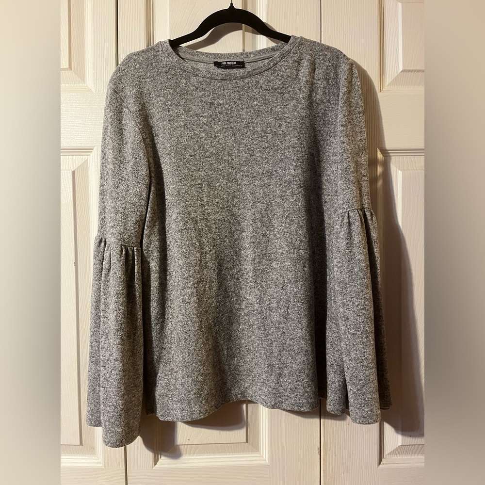 Zara Trafaluc Spring Summer 2017 Bell Sleeve Shirt Size M